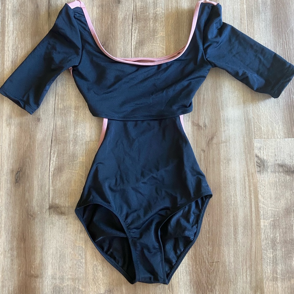 Mariia long sleeve leotard with open back